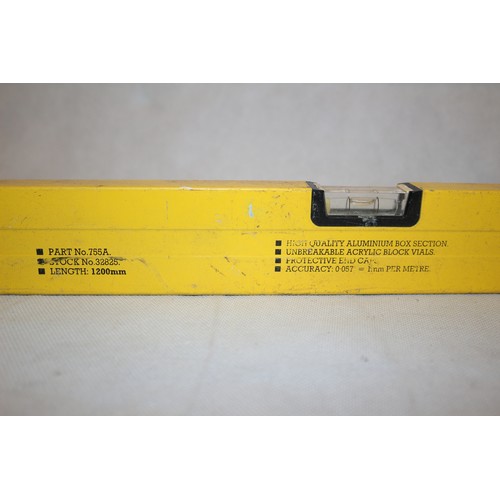 21 - Draper 1200mm Spirit Level