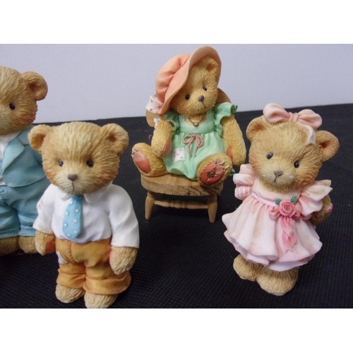 255 - A Nice Assortment Of Cherished Teddies