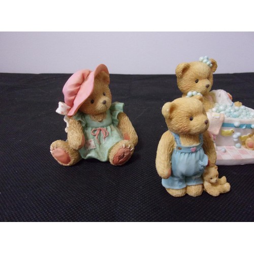 255 - A Nice Assortment Of Cherished Teddies