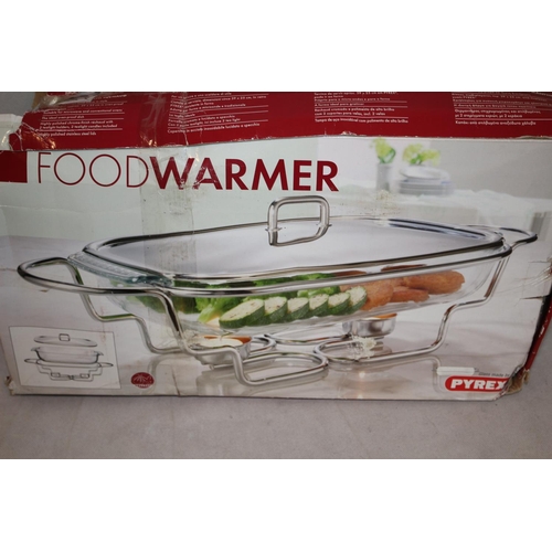 466 - Unused In Box Pyrex Glass Food Warmer