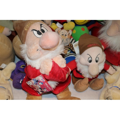 471 - 25 Soft Toys