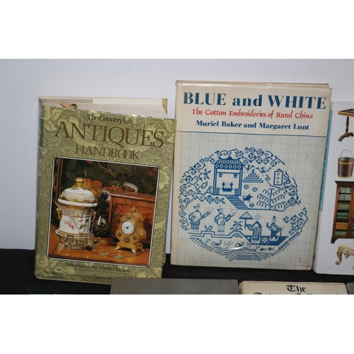 580 - A Selection Of Antique Themed Collectors Books