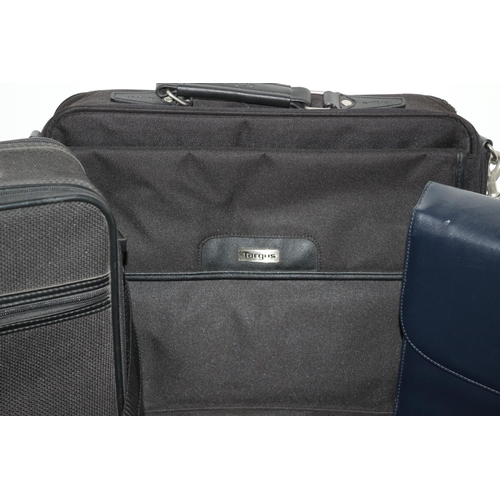 592 - A Selection of 4 bags and cases including laptop carrying case