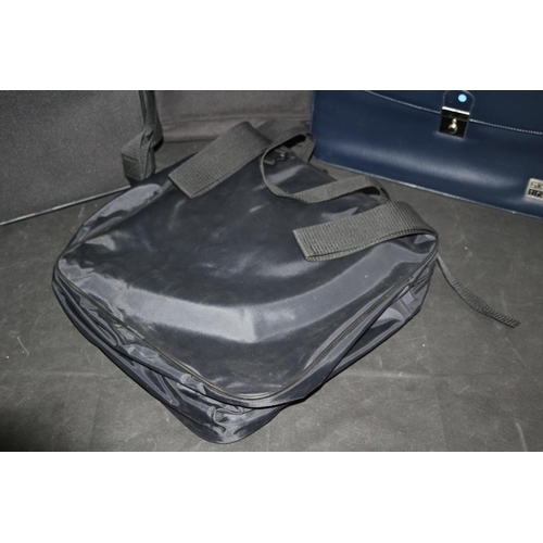 592 - A Selection of 4 bags and cases including laptop carrying case