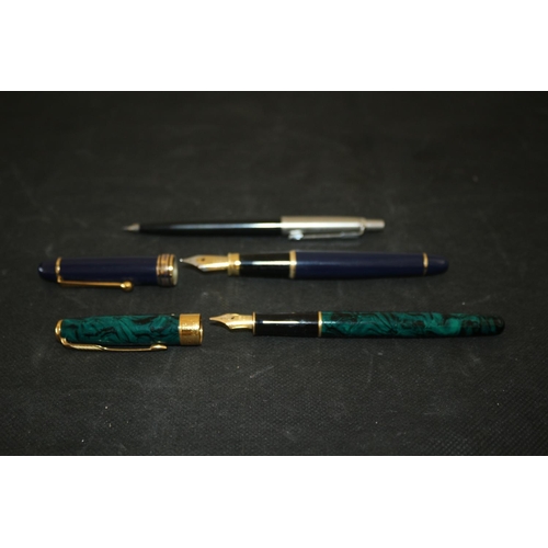 602 - A Selection Of Pens And Pencil. Including Parker Sonnet Fountain Pen. A Parker State Express 555 Fou... 