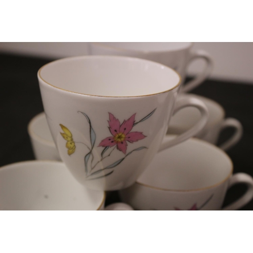 619 - 2 x Sets of 6 Decorative Cups