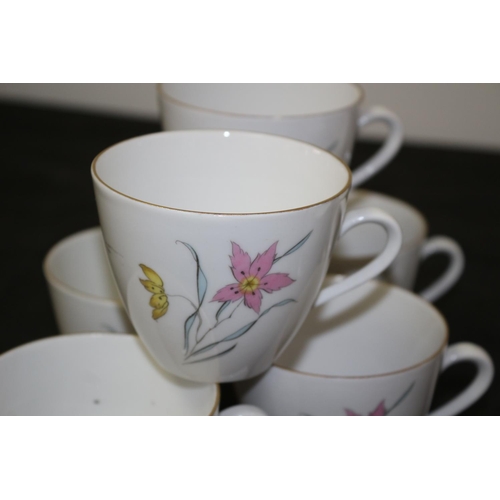 619 - 2 x Sets of 6 Decorative Cups