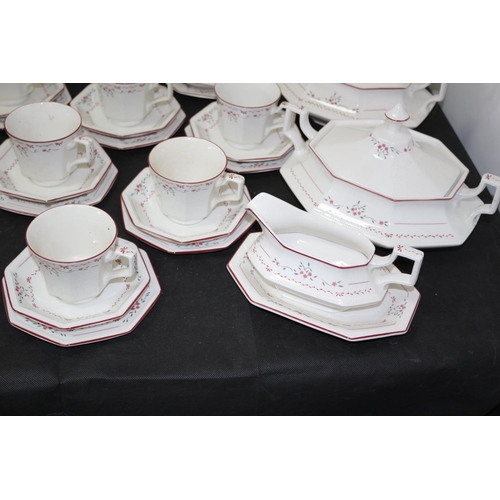 620 - 58 Piece Johnson Brothers 'Madison' Crockery Set