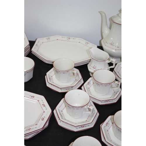 620 - 58 Piece Johnson Brothers 'Madison' Crockery Set