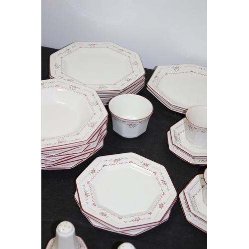 620 - 58 Piece Johnson Brothers 'Madison' Crockery Set