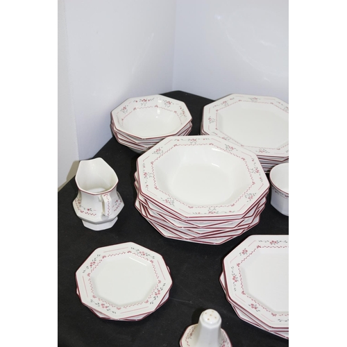 620 - 58 Piece Johnson Brothers 'Madison' Crockery Set