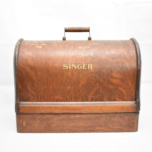 117 - Vintage Singer Sewing Machine in Wooden Case