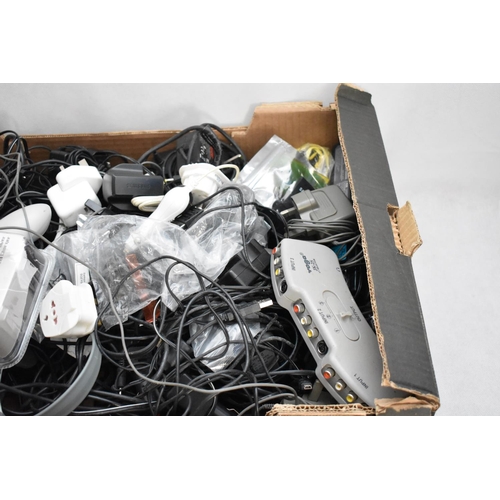 124 - A Large  Quantity of Wire, Cables and Chargers etc: