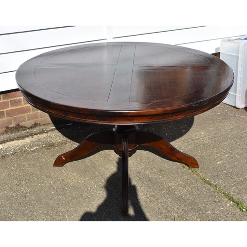 637 - Circular Central Column Table