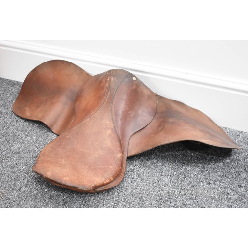 61 - Vintage Horse Saddle, perfect decorative piece. Size 17