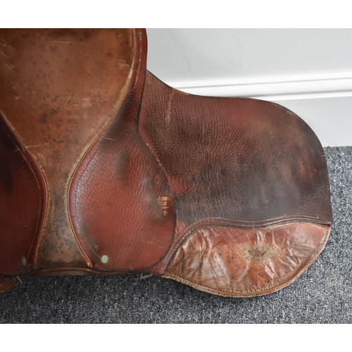 304 - Vintage Horse Saddle, perfect decorative piece. Size 17