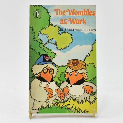 87 - Three Puffin Books, The Wombles and One Wombles Annual 1975