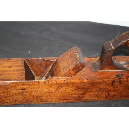 120 - Large Vintage Carpenters Woodblock Plane - 56cm