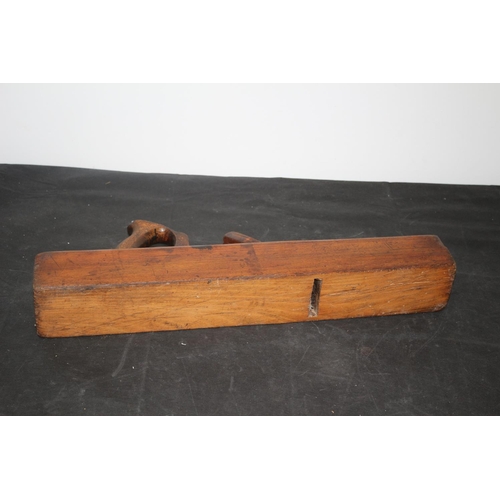 120 - Large Vintage Carpenters Woodblock Plane - 56cm