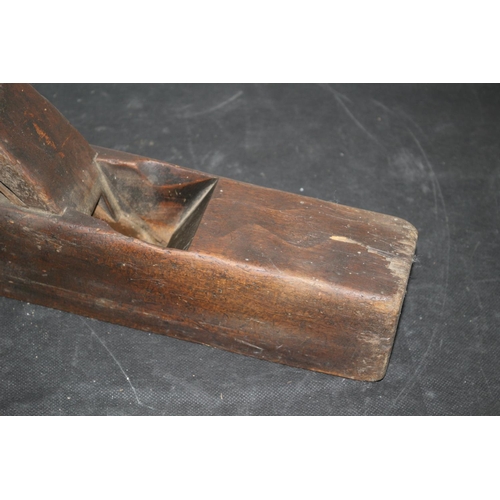 121 - Medium Sized Vintage Carpenters Woodblock Plane - 42cm