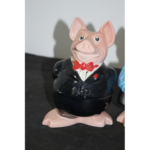 130 - Wade Nat West Piggy Bank Family - Set of 5