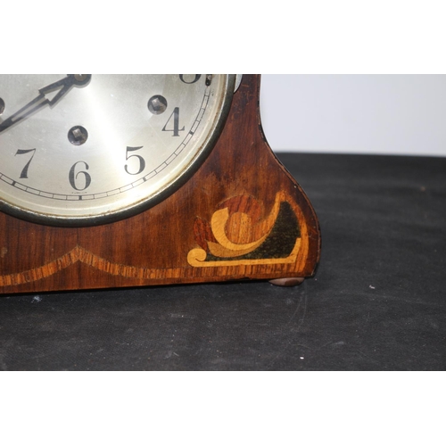 157 - Westminster Chiming Mantle Clock with Nice Decoration to Case