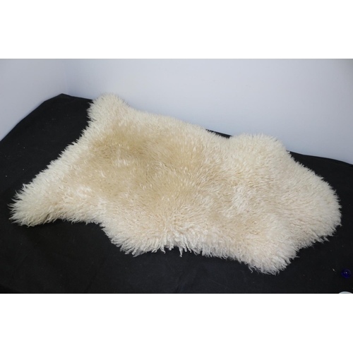 452 - Small White Sheepskin