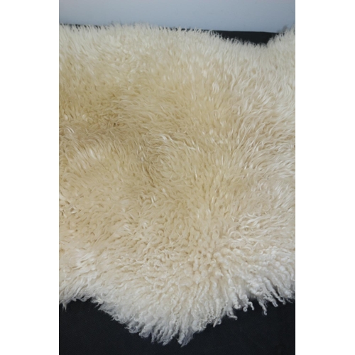 452 - Small White Sheepskin