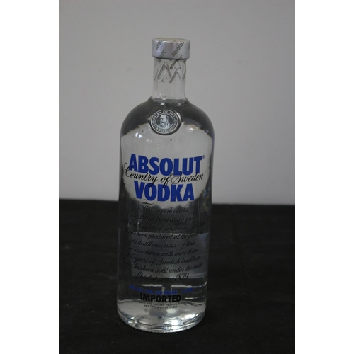 178 - 1 Litre Bottle of Absolut Blue Vodka 40%