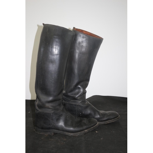 186 - Vintage Pair of Quality High Riding Boots from Peal & Co of London