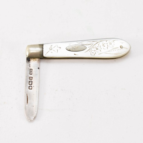 262 - A Small Hallmarked Silver Folding Knife With Mother Of Pearl Handle