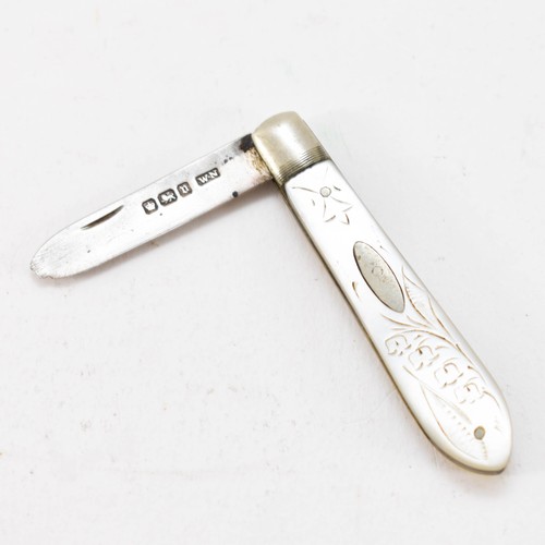 262 - A Small Hallmarked Silver Folding Knife With Mother Of Pearl Handle