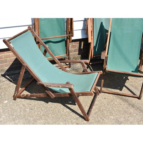 301 - 4 Vintage Adjustable Wooden And Canvas Deck / Garden Lounger Chairs