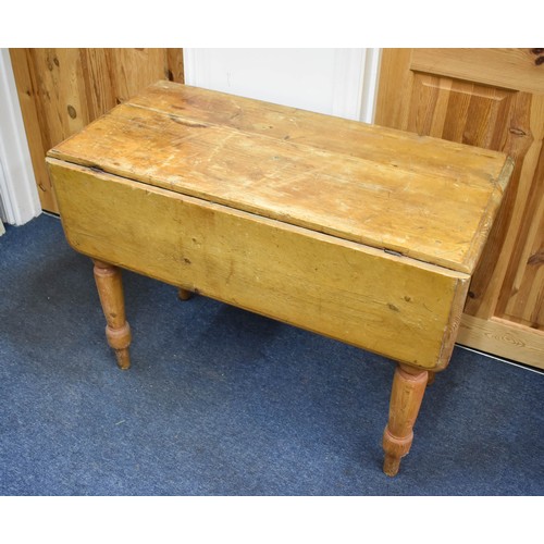 326 - A Delightful Cottage Style Vintage/Antique Pine Wooden Drop Leaf Table. 96cm x 47cm x 73cm.