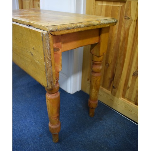 326 - A Delightful Cottage Style Vintage/Antique Pine Wooden Drop Leaf Table. 96cm x 47cm x 73cm.