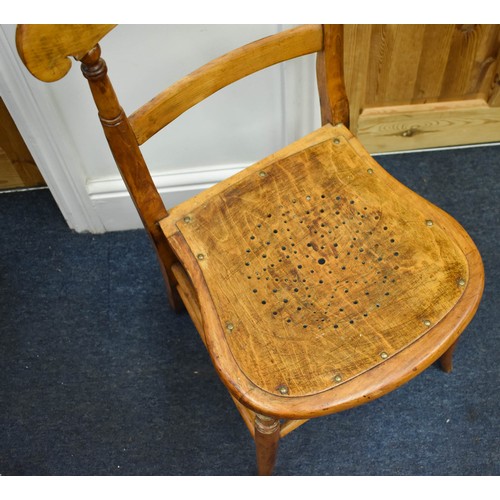 330 - A Delightful Antique Wooden Chair