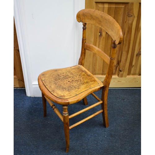 330 - A Delightful Antique Wooden Chair