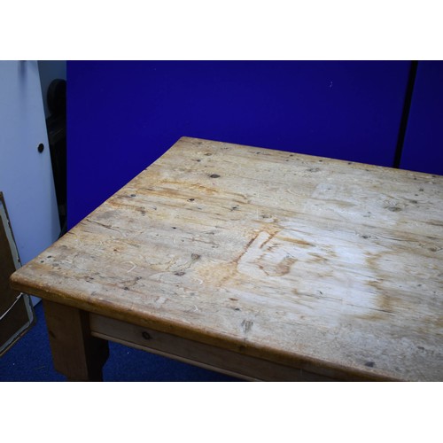 335 - A Delightful Pine Table And Four Chairs. Featuring Excellent Patina And A Drawer. 152cm x 90cm. Legs... 