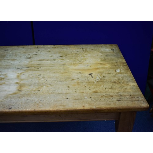 335 - A Delightful Pine Table And Four Chairs. Featuring Excellent Patina And A Drawer. 152cm x 90cm. Legs... 