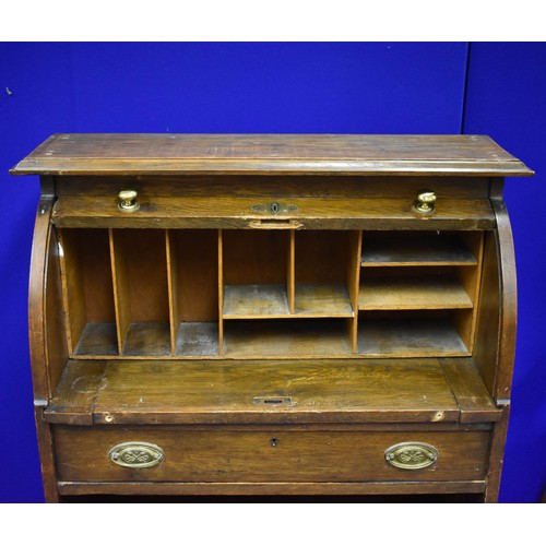 389 - An Antique Roll Top Bureau (Has Key)