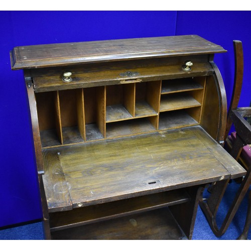 389 - An Antique Roll Top Bureau (Has Key)