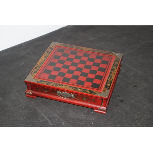 423 - Oriental Chess Board Box with all Pieces