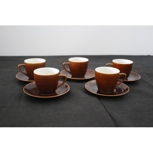 441 - 5 Mid Century Marked Villeroy & Boch with no:5 Cups and Saucers