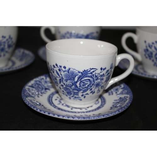 444 - A Selection of Six Blue and White Cups and Saucers