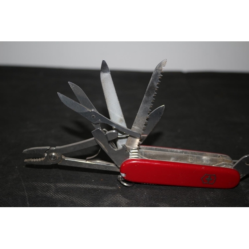 225 - Swiss Army Knife with 8 Tools and Leather Pouch