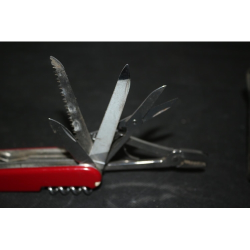 225 - Swiss Army Knife with 8 Tools and Leather Pouch