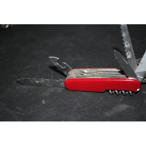 225 - Swiss Army Knife with 8 Tools and Leather Pouch