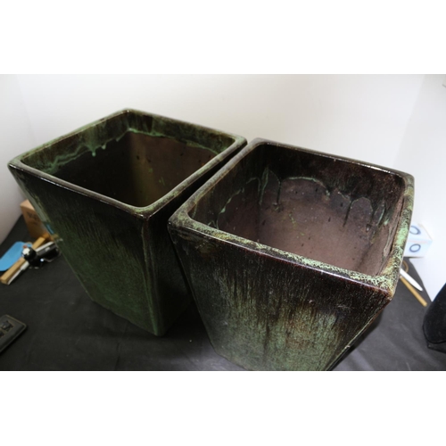 100 - 2 Beautiful Ceramic Heavy Plant Pots with a great green Glaze