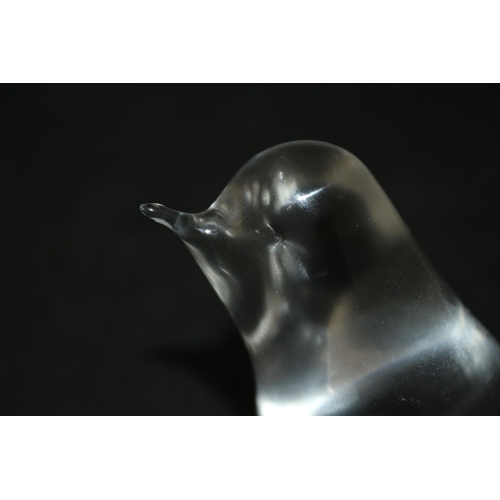 274 - Heavy Solid Glass Bird Paperweight - Believed to be Swedish - 8cm Tall