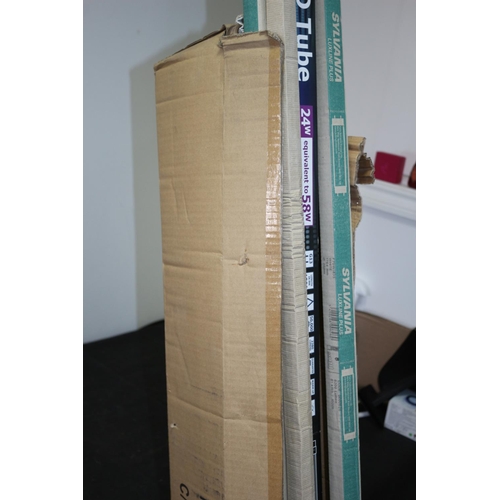 72 - A large Quantity Of Fluorescent Tubes